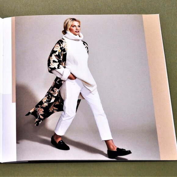 Maison Du Soir Luxe Neutral Floral Robe - NWT! - Picture 9 of 13